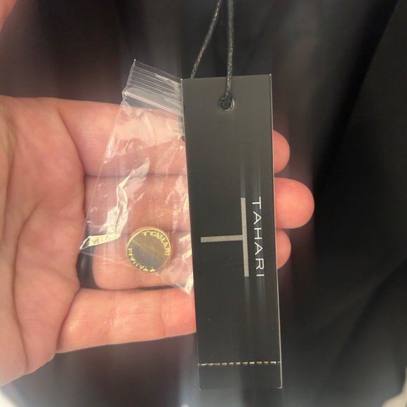 T Tahari - Collarless Open Front Blazer - XL - Picture 5 of 6